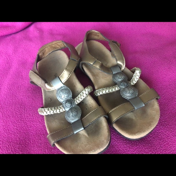 sandals - Picture 2 of 2